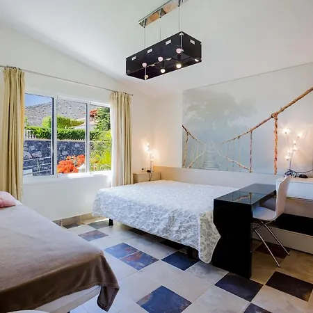 Villa Espaciosa Con La Piscina Privada Costa Adeje (Tenerife)