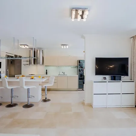 Espaciosa Con La Piscina Privada Villa Costa Adeje (Tenerife)