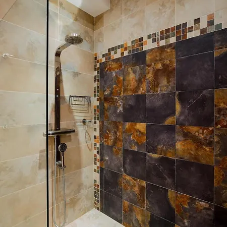 Espaciosa Con La Piscina Privada Villa *