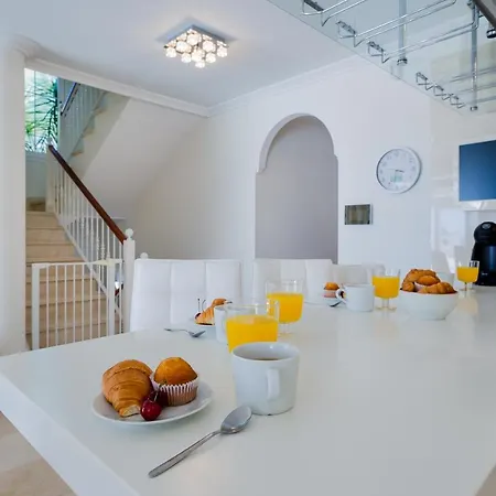 Espaciosa Con La Piscina Privada Villa
