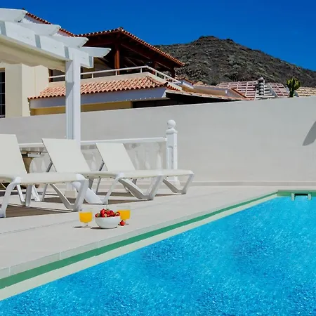 Villa Espaciosa Con La Piscina Privada